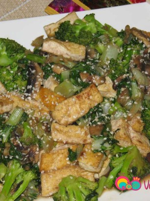 Empty onto a serving platter, sprinkle with toasted sesame seeds and serve immediately.