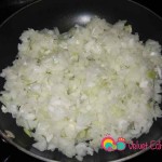 Fry the onions with the vegetable oil.